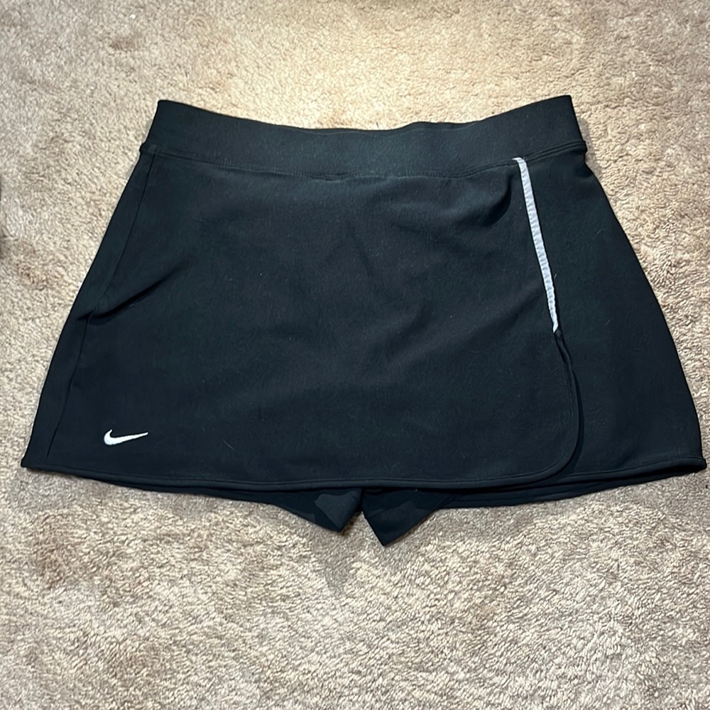 Black Nike tennis skirt
